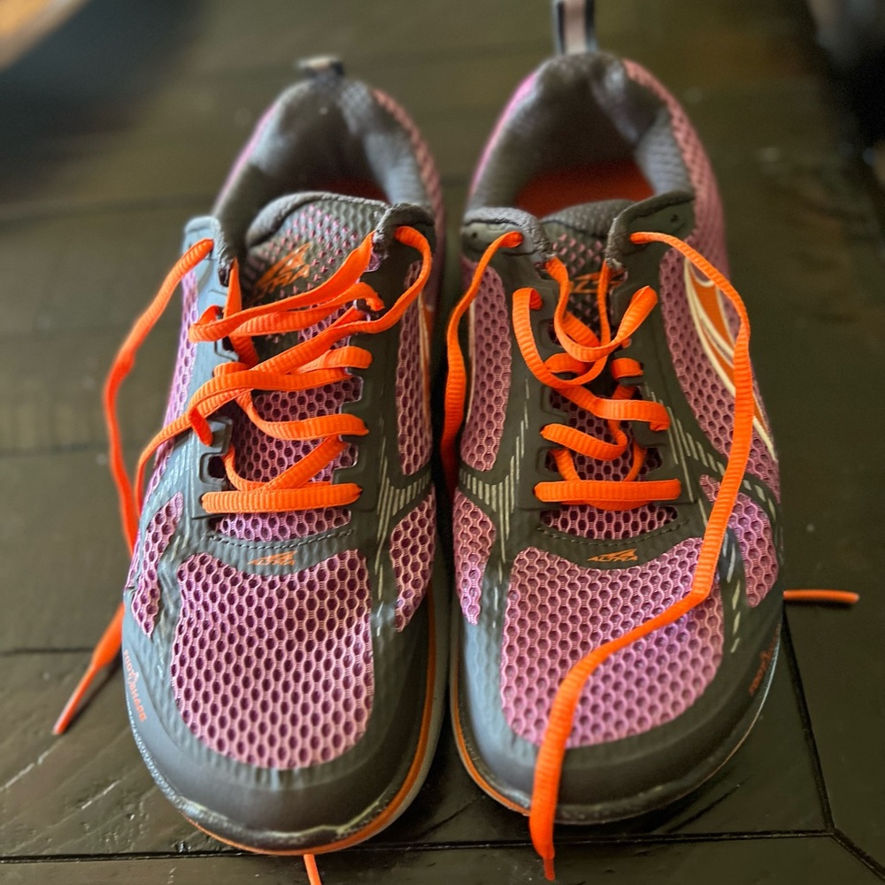 Pink and orange women’s altra size 11